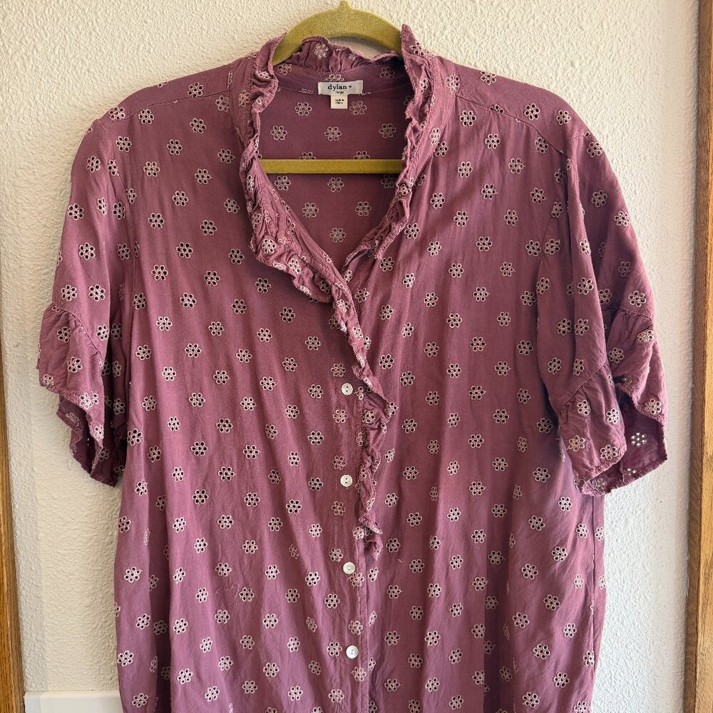 Dylan brand short sleeve ruffle blouse size large